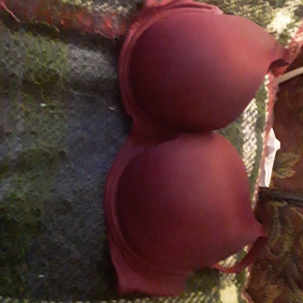 VS pink lightly lined bra(maroon)